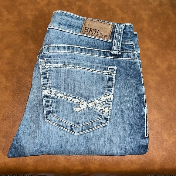 BKE Denim Sabrina Low Rise Capri Size 26 - Picture 3 of 16